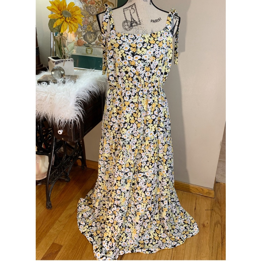 Yellow daisy dress Social standards by sanctuary womans size large